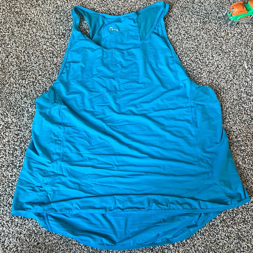 Zyia tank